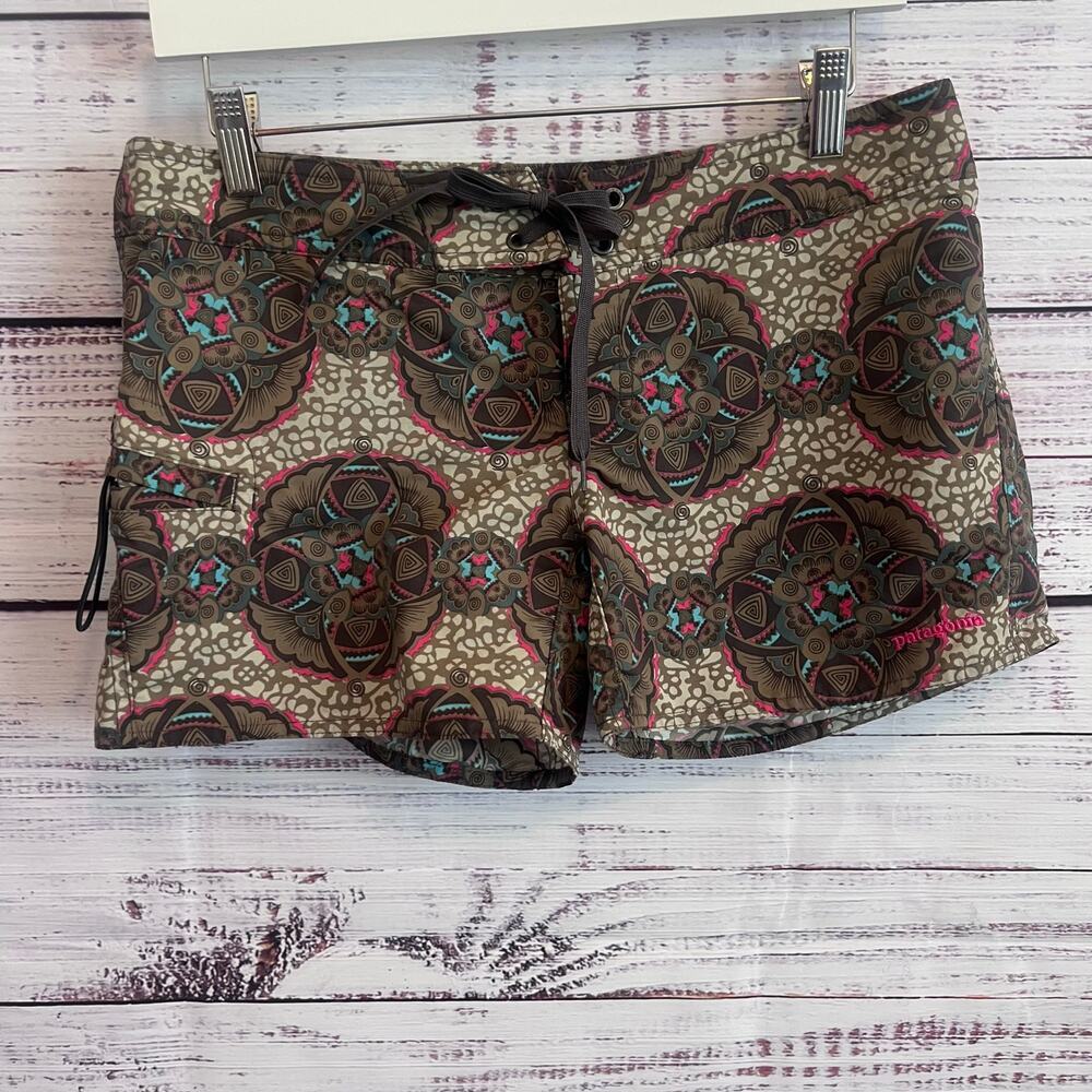 Patagonia Womens Wavefarer Board Shorts Tan Pink Turquoise Floral Pattern Size 6